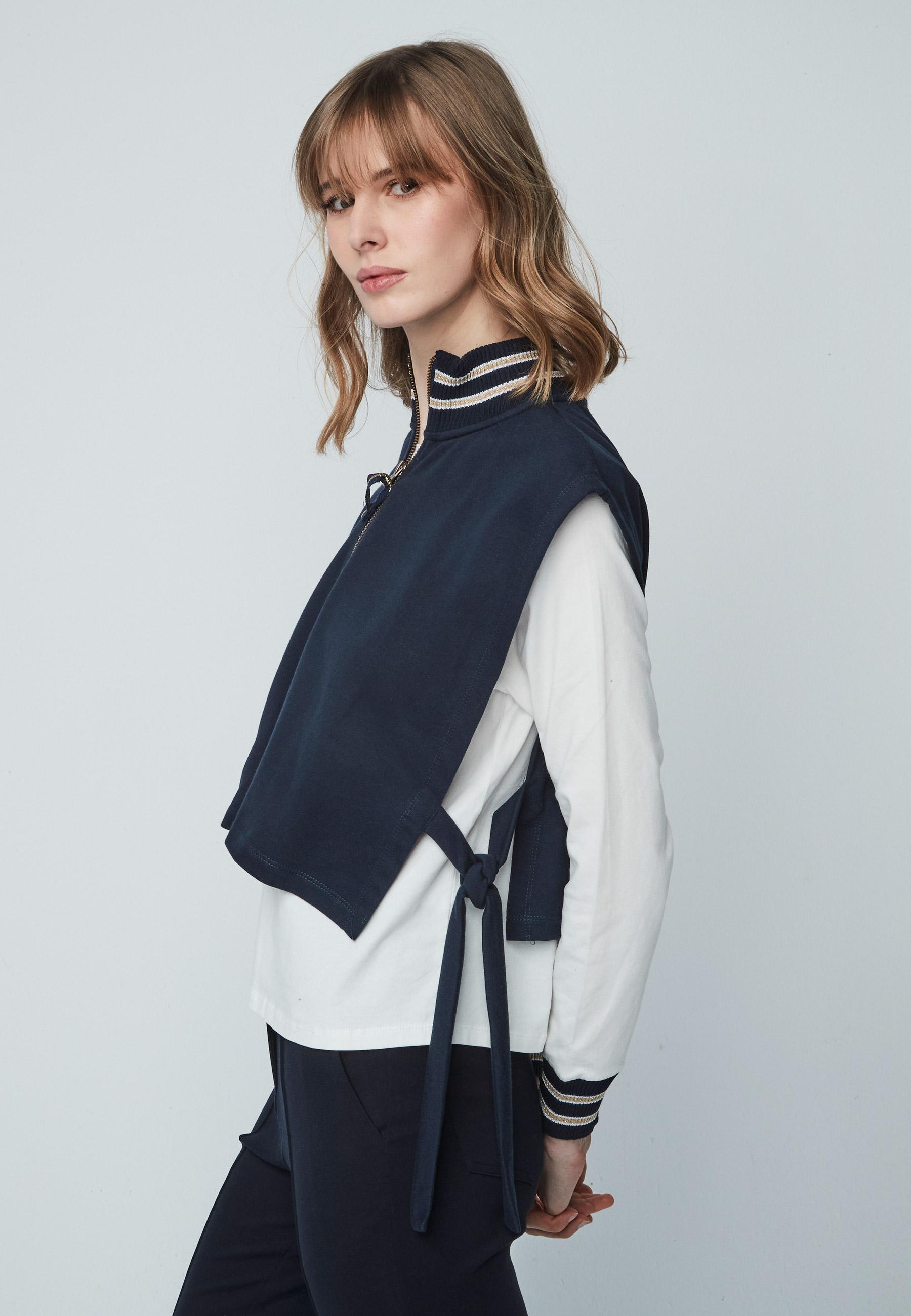 Becky Hoodie in Navy Blue