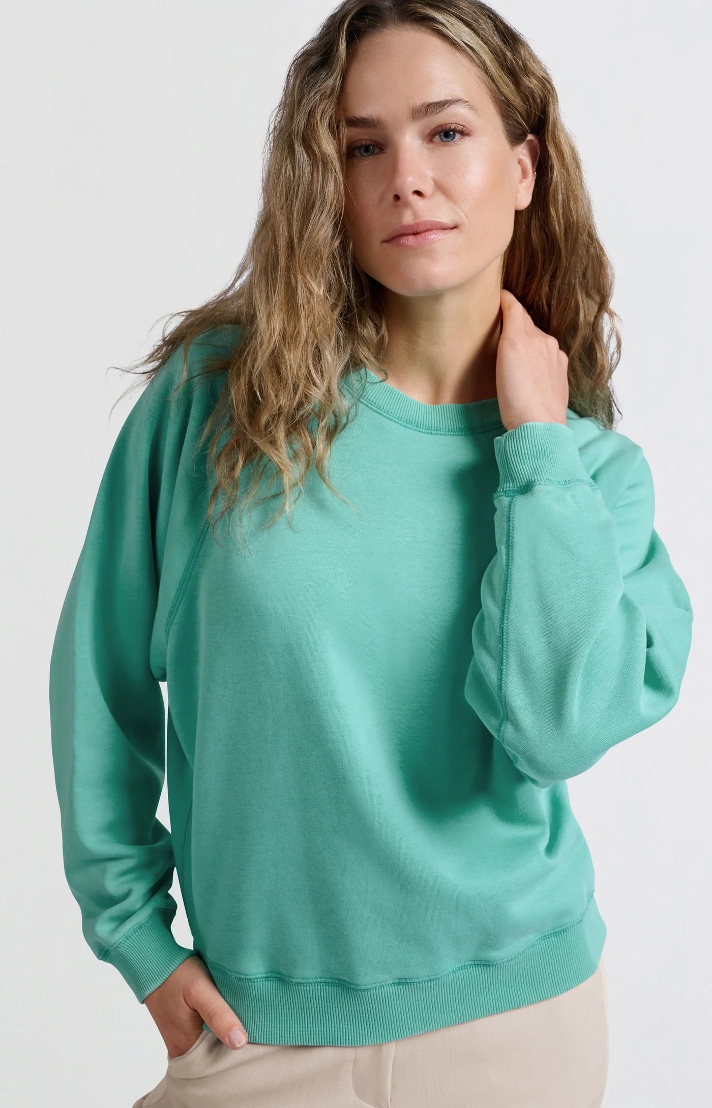 Raglan Sweatshirt in Pool Blue