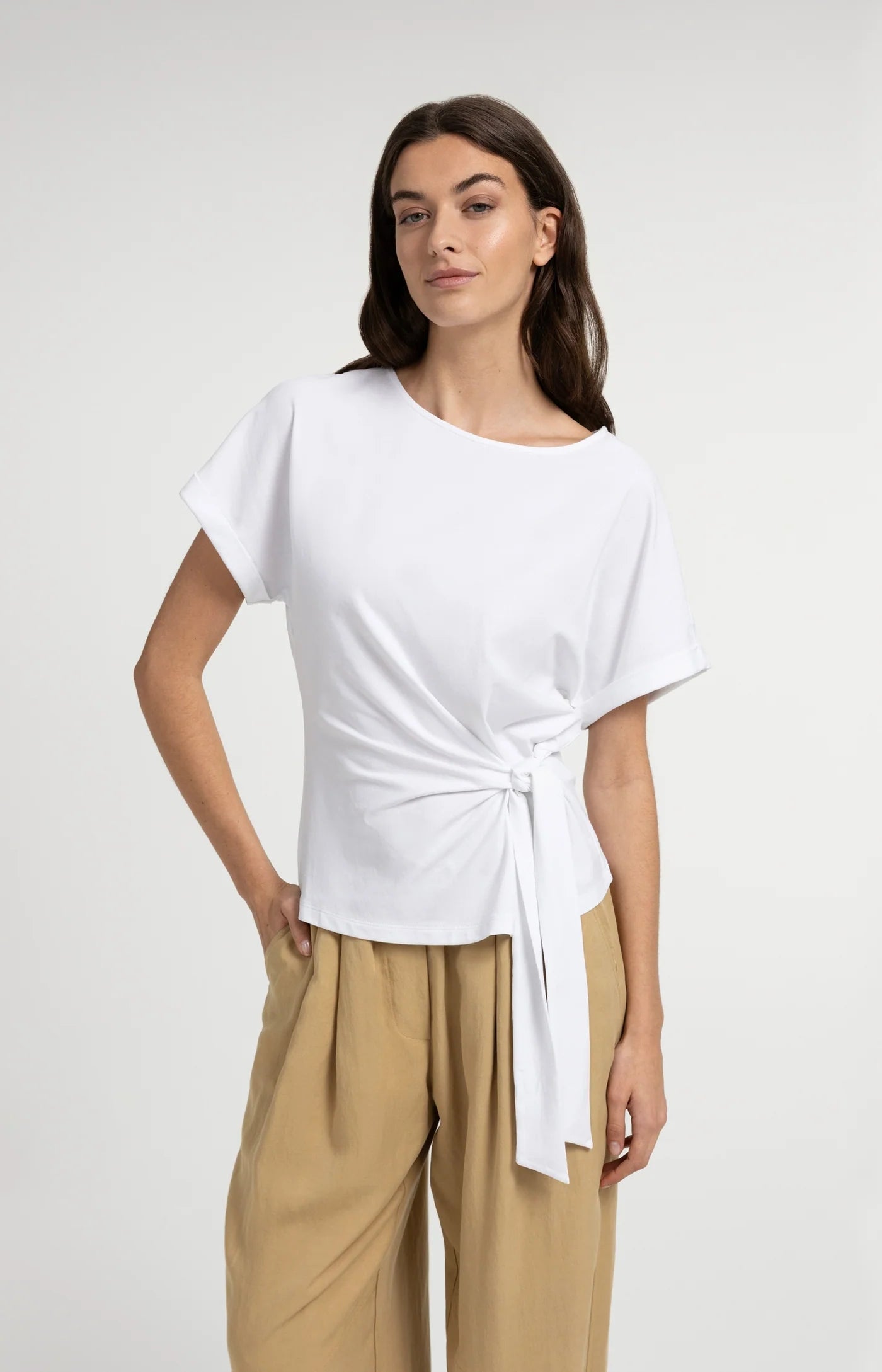 Top With Round Neckline And Knot Detail in Pure White