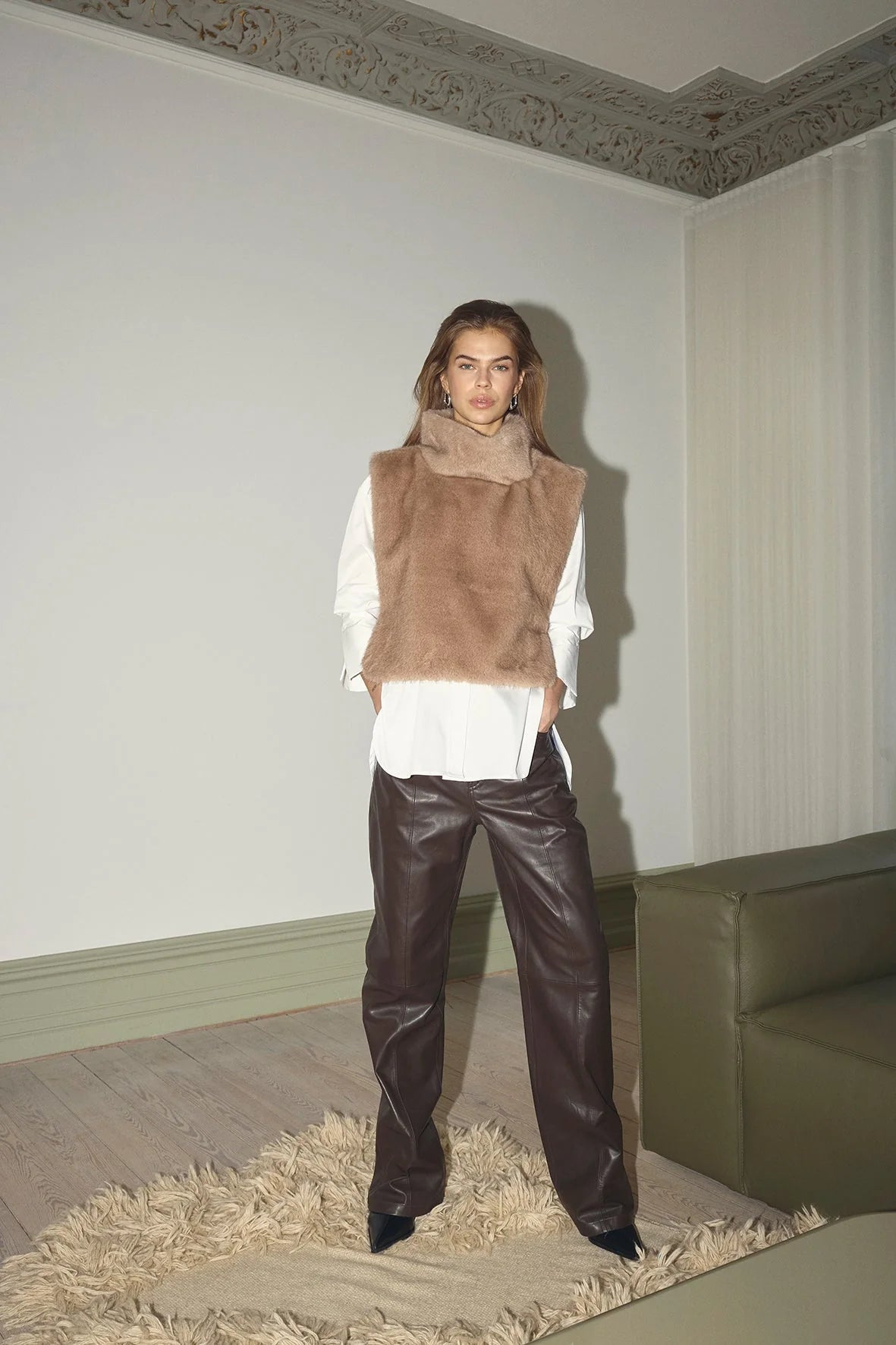 Feracc Faux Collar in Creme