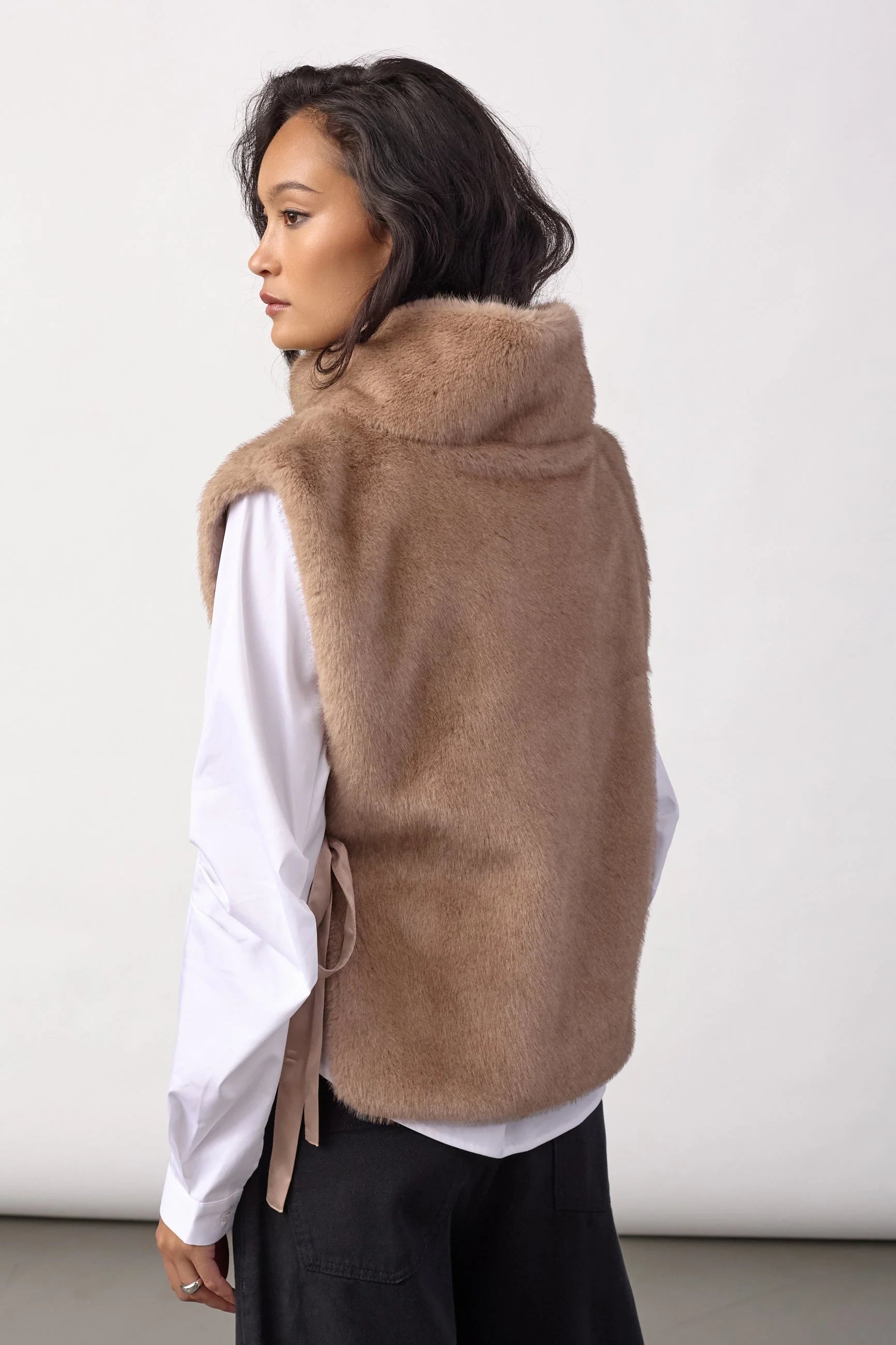 Feracc Faux Collar in Creme