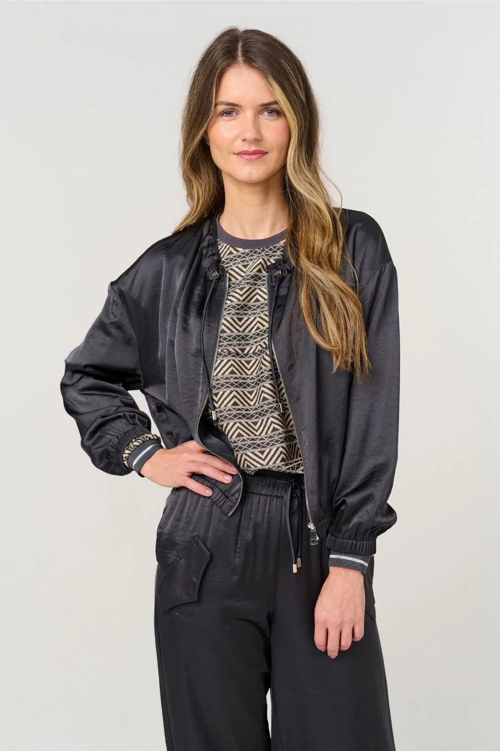 Clip Jacket in Dark Grey